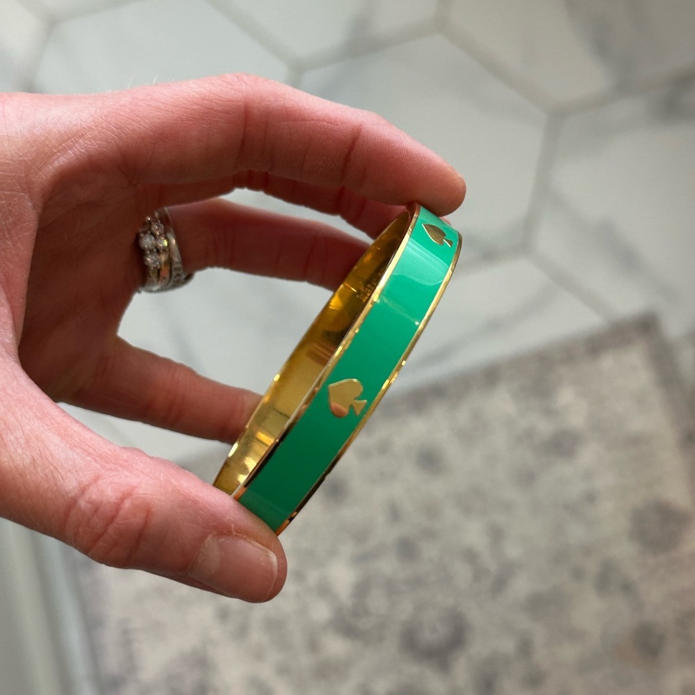 kate spade Green and Gold Bracelet with Hinged Design and Geometric Shape